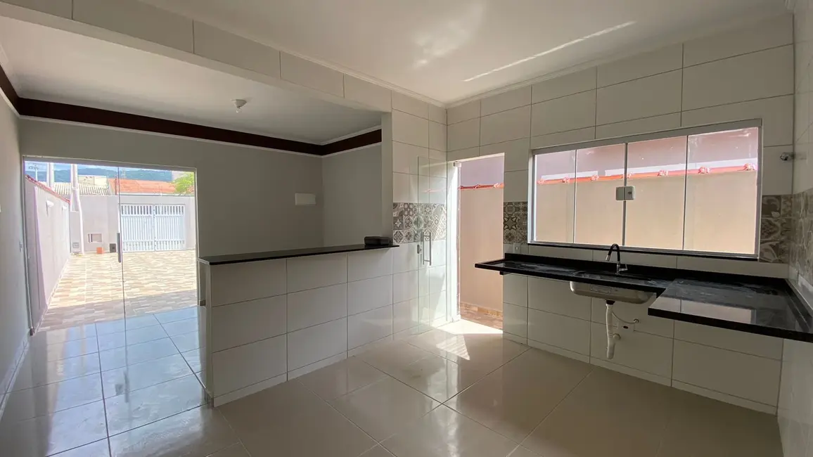 Foto 9 de Casa com 2 quartos à venda, 77m2 em Itanhaem - SP