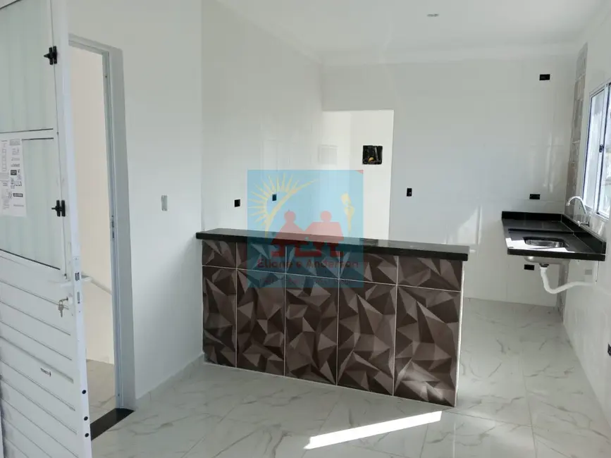 Foto 2 de Casa com 2 quartos à venda, 58m2 em Itanhaem - SP