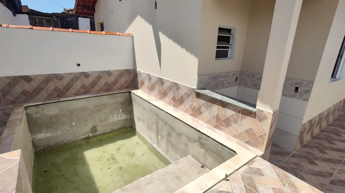 Foto 3 de Casa com 2 quartos à venda, 70m2 em Mongagua - SP