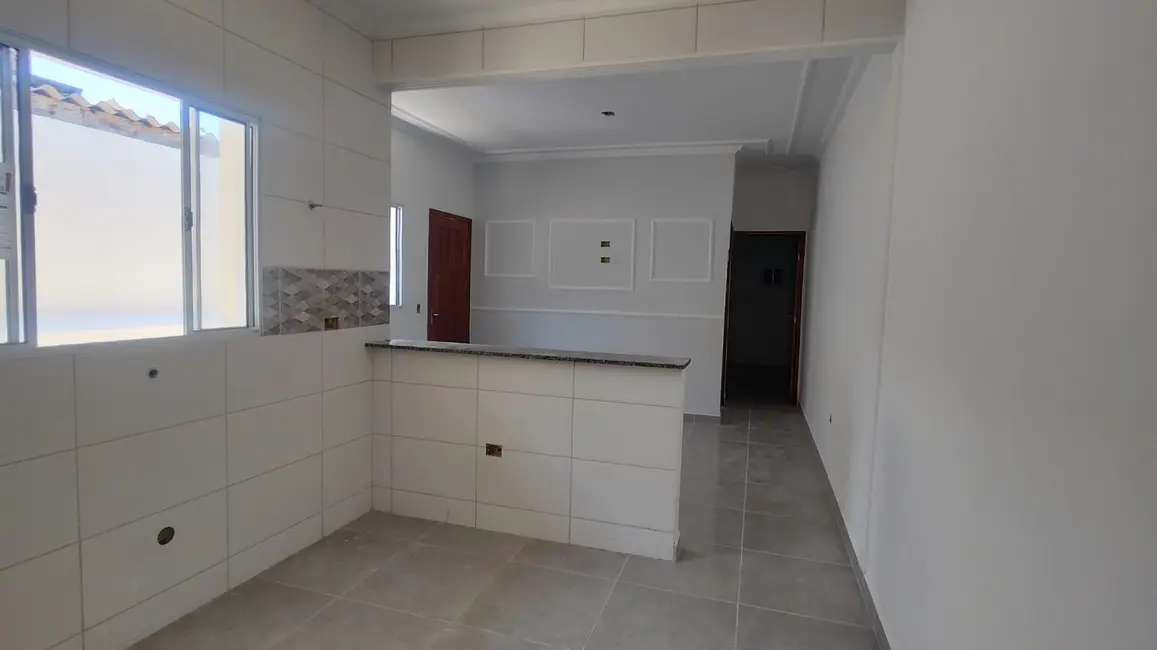 Foto 8 de Casa com 2 quartos à venda, 70m2 em Mongagua - SP