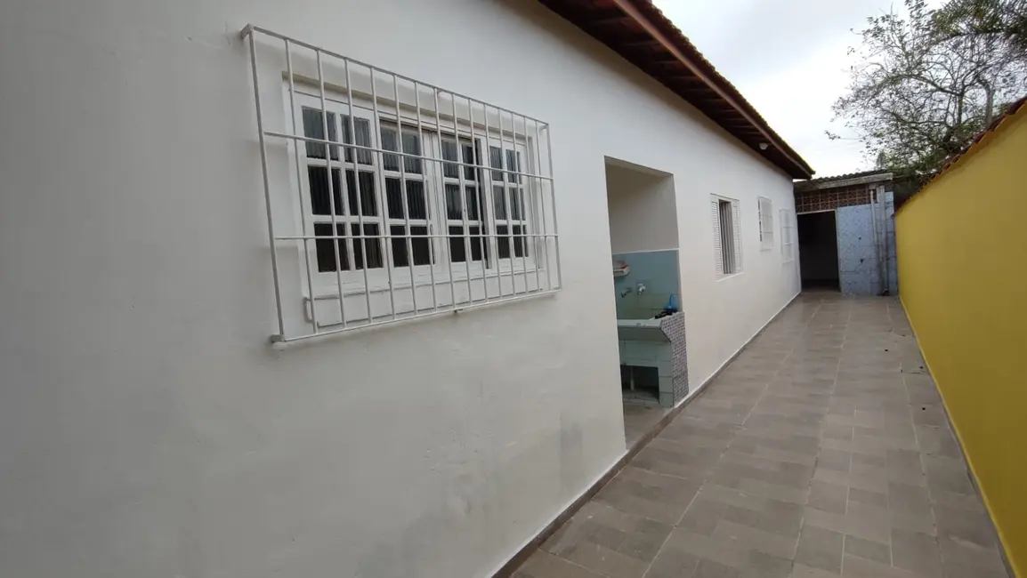 Foto 6 de Casa com 2 quartos à venda, 65m2 em Mongagua - SP