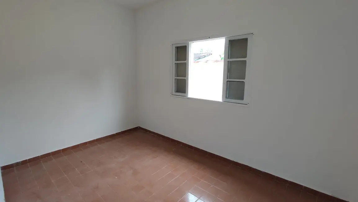 Foto 8 de Casa com 2 quartos à venda, 65m2 em Mongagua - SP
