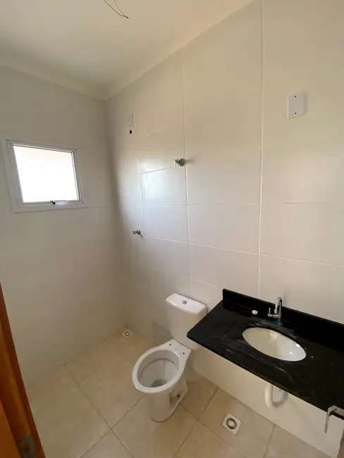 Casa com 2 quartos à venda, 46m2 em Esmeralda, Praia Grande - SP - imagem 3 Foto 3 de Casa com 2 quartos à venda, 46m2 em Esmeralda, Praia Grande - SP