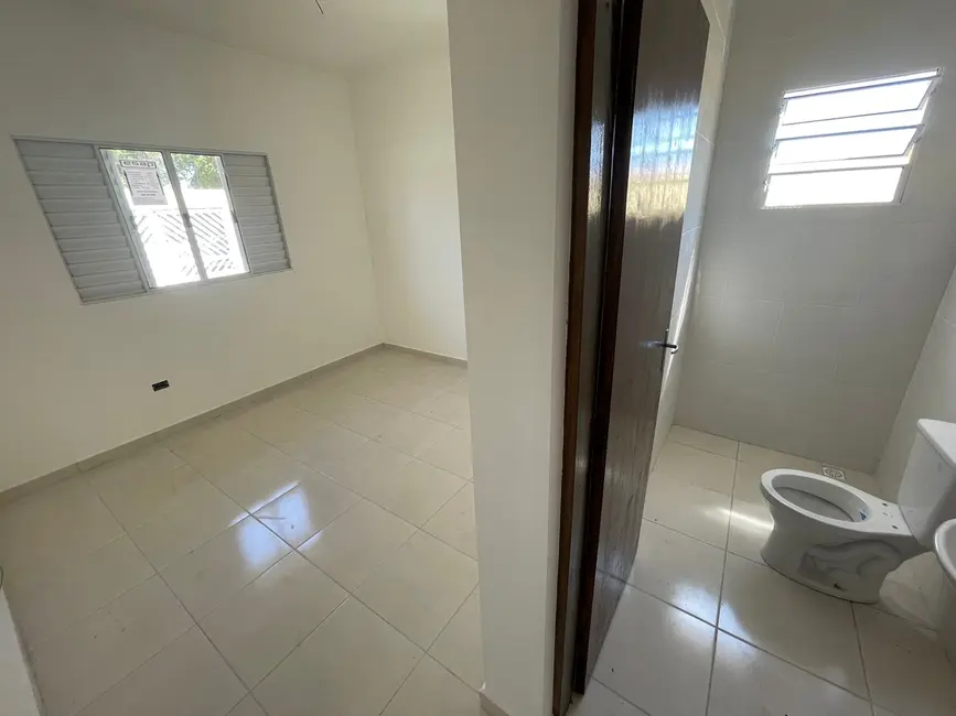 Foto 2 de Casa com 2 quartos à venda, 67m2 em Itanhaem - SP