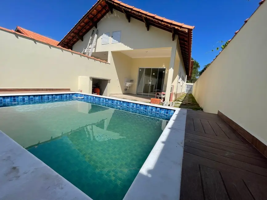 Foto 1 de Casa com 2 quartos à venda, 67m2 em Itanhaem - SP