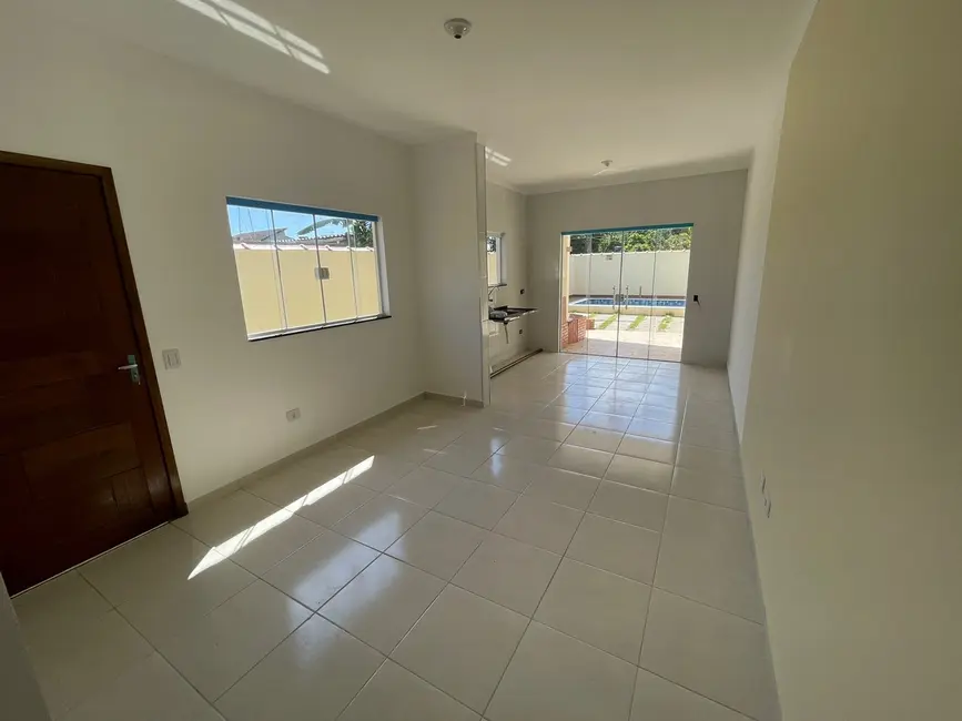 Foto 9 de Casa com 2 quartos à venda, 67m2 em Itanhaem - SP