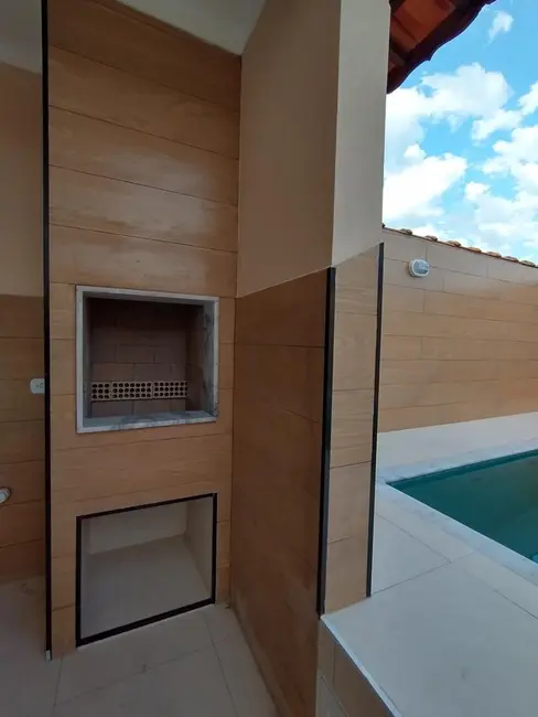 Foto 6 de Casa com 2 quartos à venda, 86m2 em Mongagua - SP