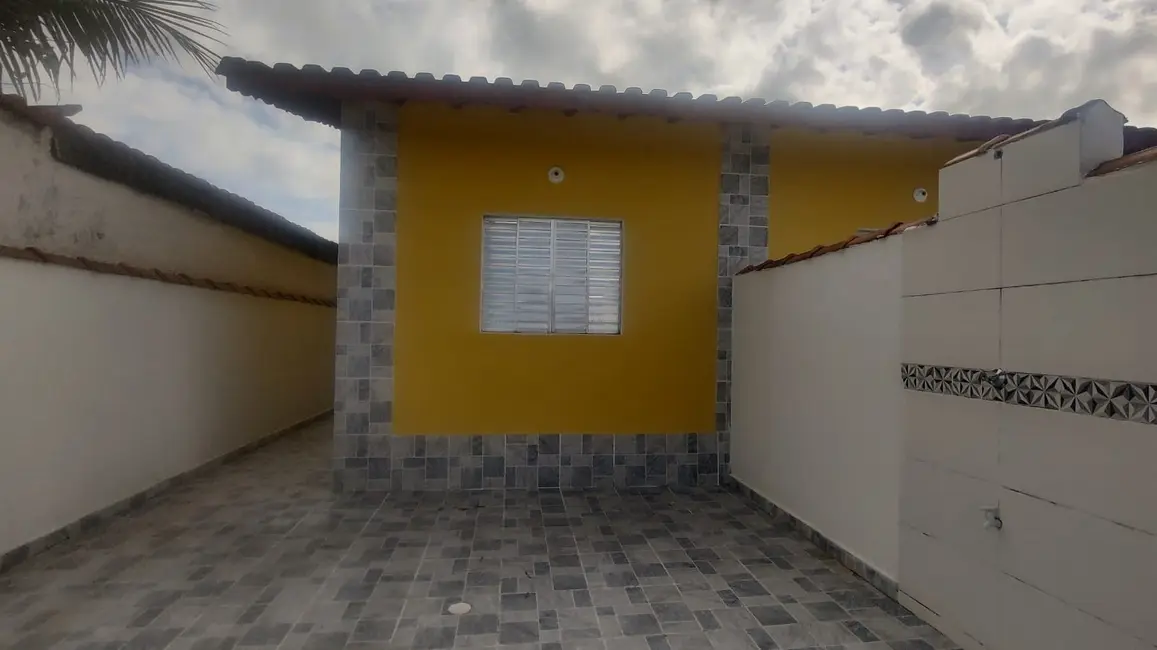 Foto 1 de Casa com 2 quartos à venda, 60m2 em Mongagua - SP