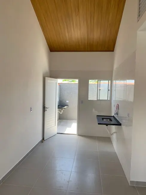 Foto 6 de Casa com 2 quartos à venda, 45m2 em Itanhaem - SP