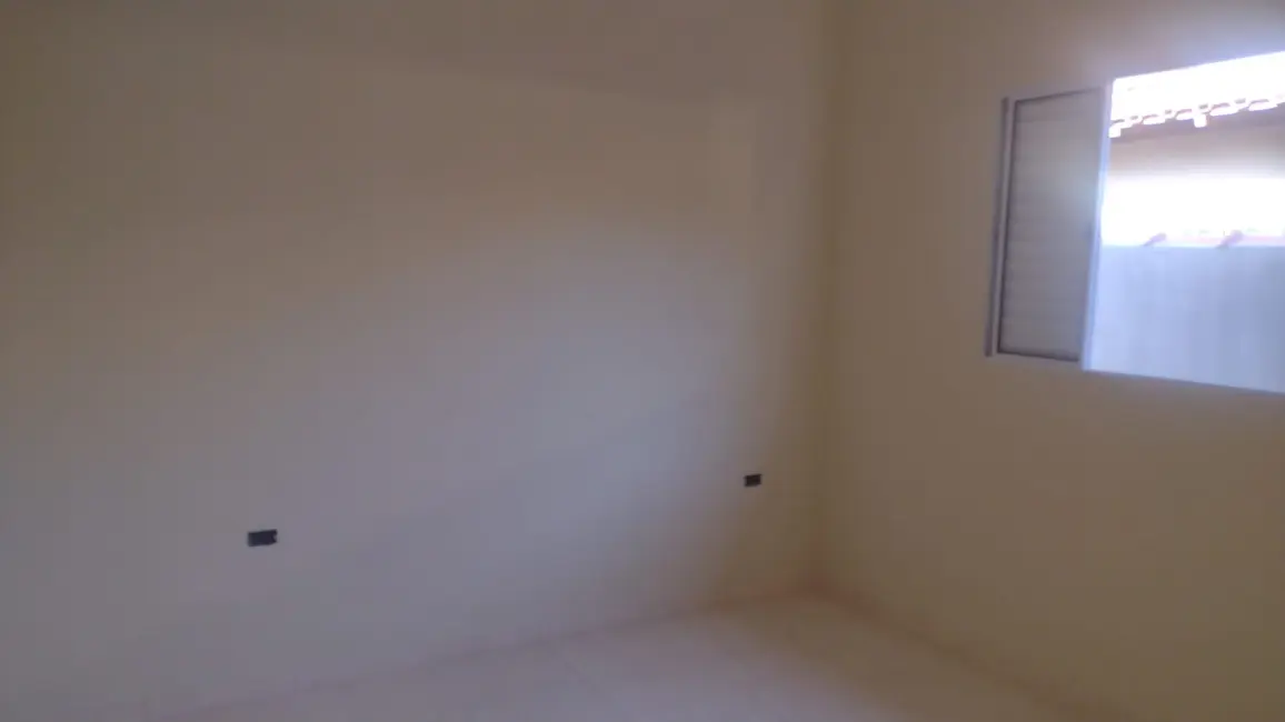Foto 2 de Casa com 2 quartos à venda, 60m2 em Itanhaem - SP