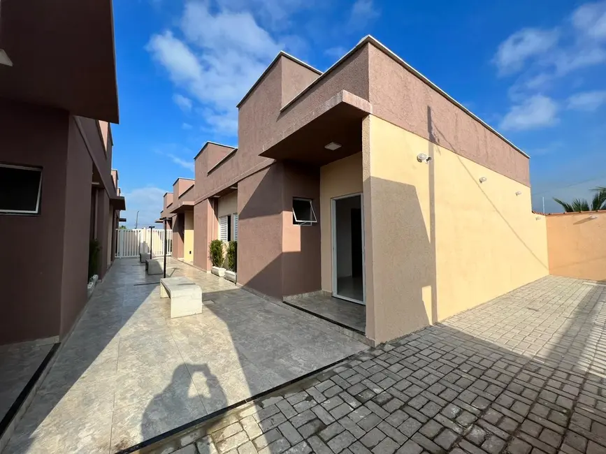 Casa de Condomínio com 2 quartos à venda, 50m2 em Itanhaem - SP - imagem 4 Foto 4 de Casa de Condomínio com 2 quartos à venda, 50m2 em Itanhaem - SP