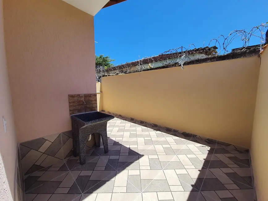 Foto 2 de Casa com 2 quartos à venda, 72m2 em Itanhaem - SP