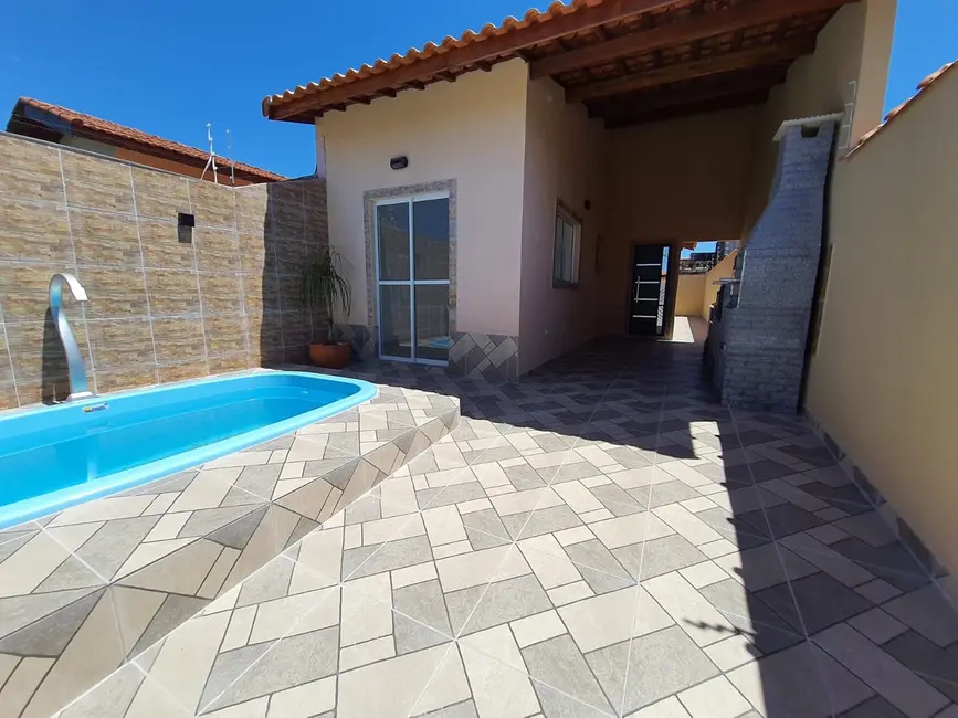 Foto 1 de Casa com 2 quartos à venda, 72m2 em Itanhaem - SP