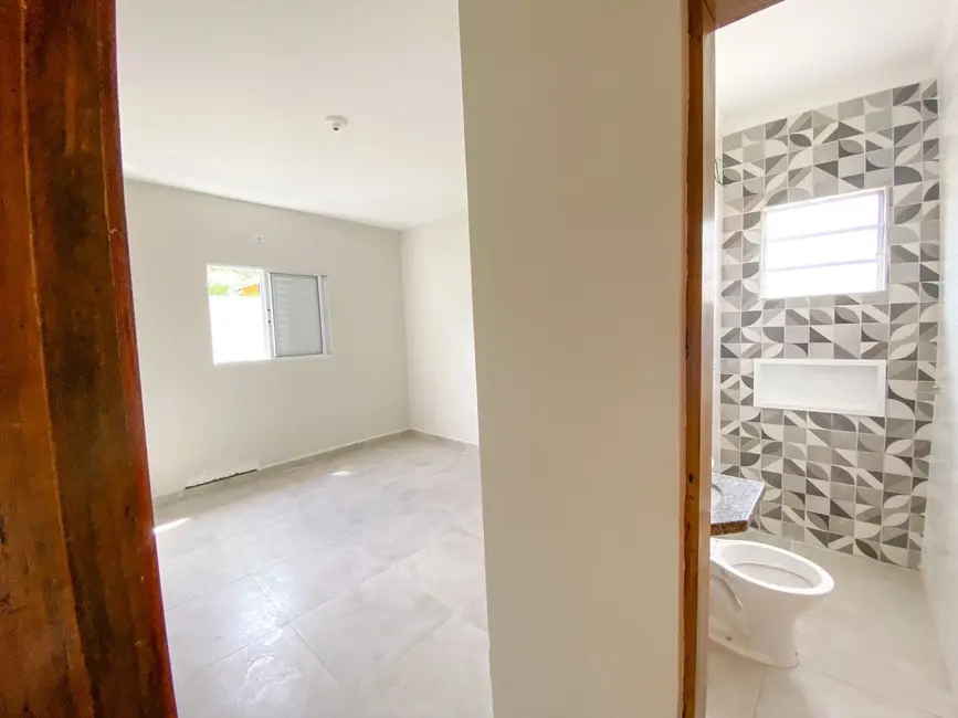 Foto 4 de Casa com 2 quartos à venda, 89m2 em Itanhaem - SP