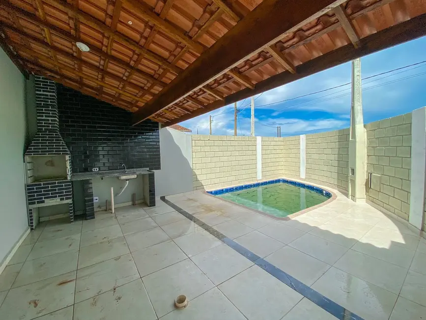Foto 1 de Casa com 2 quartos à venda, 89m2 em Itanhaem - SP