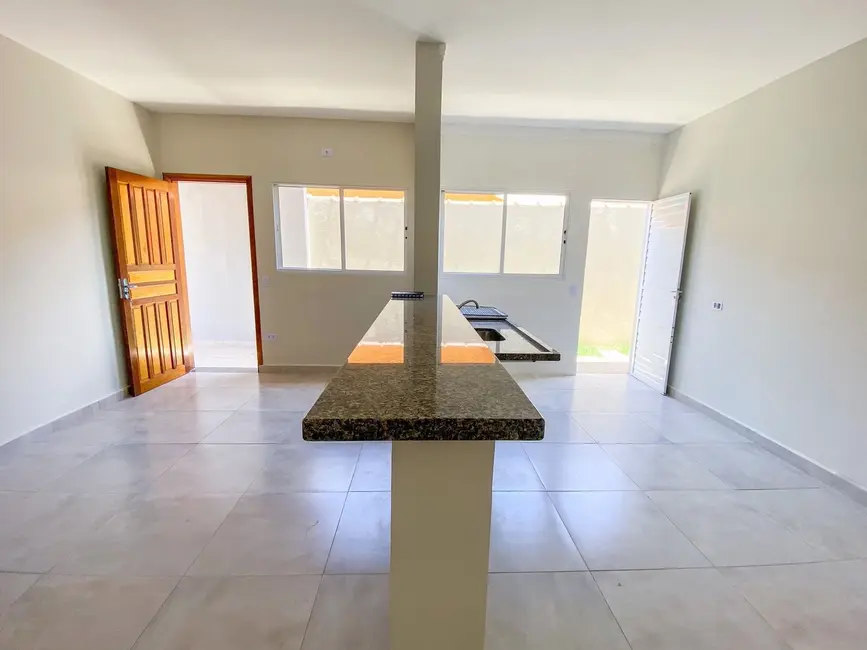 Foto 8 de Casa com 2 quartos à venda, 89m2 em Itanhaem - SP