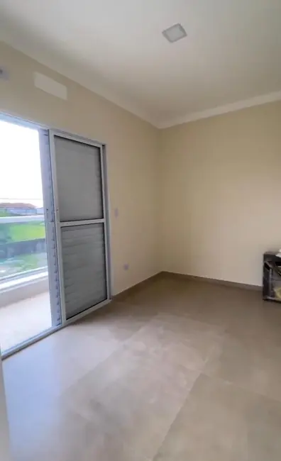 Casa com 2 quartos à venda, 58m2 em Sítio do Campo, Praia Grande - SP - imagem 2 Foto 2 de Casa com 2 quartos à venda, 58m2 em Sítio do Campo, Praia Grande - SP