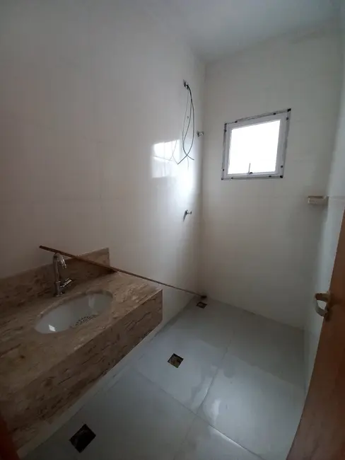 Casa com 2 quartos à venda, 60m2 em Itanhaem - SP - imagem 2 Foto 2 de Casa com 2 quartos à venda, 60m2 em Itanhaem - SP
