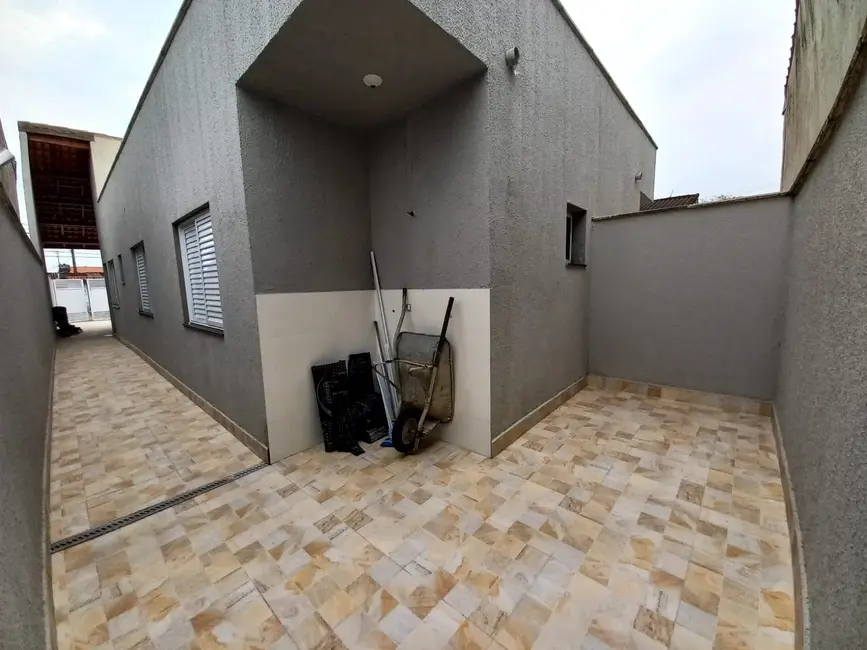 Casa com 2 quartos à venda, 60m2 em Itanhaem - SP - imagem 3 Foto 3 de Casa com 2 quartos à venda, 60m2 em Itanhaem - SP