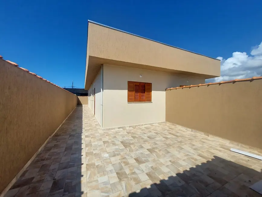 Casa com 2 quartos à venda, 50m2 em Itanhaem - SP - imagem 4 Foto 4 de Casa com 2 quartos à venda, 50m2 em Itanhaem - SP