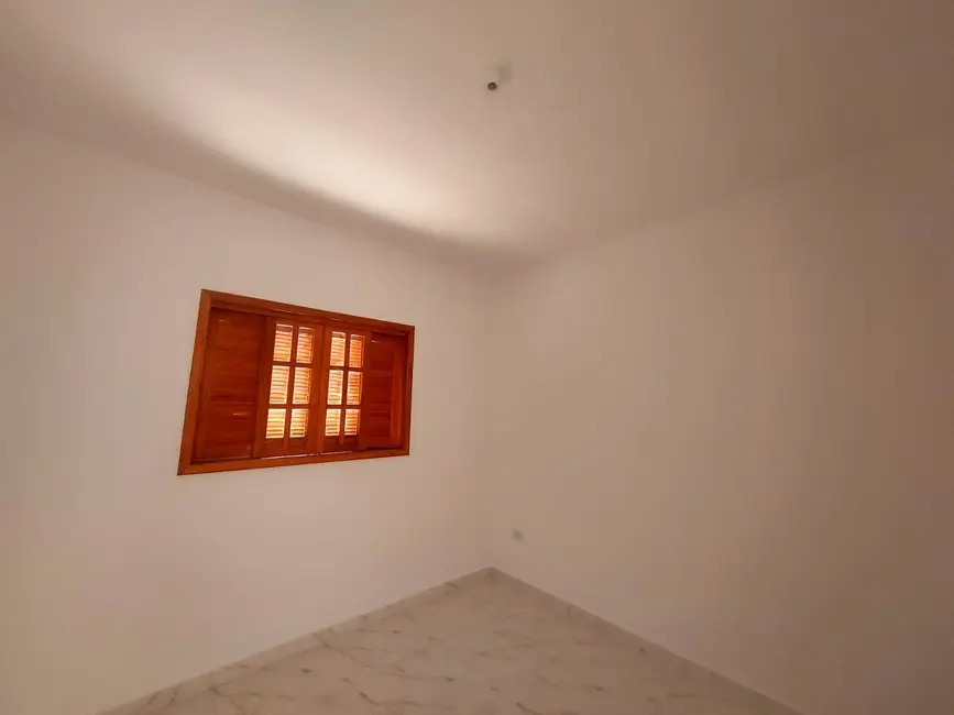 Casa com 2 quartos à venda, 50m2 em Itanhaem - SP - imagem 6 Foto 6 de Casa com 2 quartos à venda, 50m2 em Itanhaem - SP