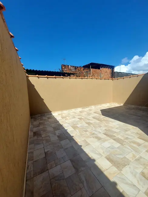 Casa com 2 quartos à venda, 50m2 em Itanhaem - SP - imagem 3 Foto 3 de Casa com 2 quartos à venda, 50m2 em Itanhaem - SP