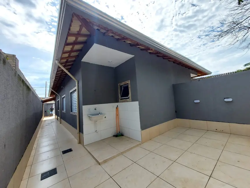 Foto 7 de Casa com 2 quartos à venda, 66m2 em Itanhaem - SP