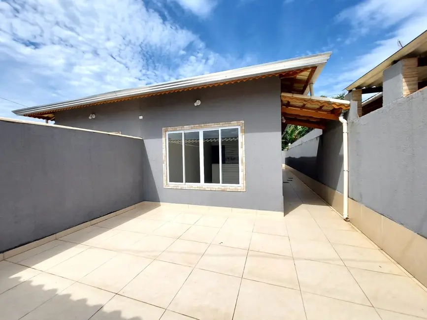 Foto 1 de Casa com 2 quartos à venda, 66m2 em Itanhaem - SP