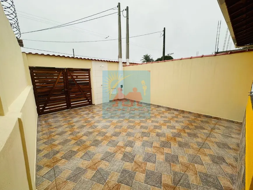 Foto 2 de Casa com 2 quartos à venda, 62m2 em Itanhaem - SP