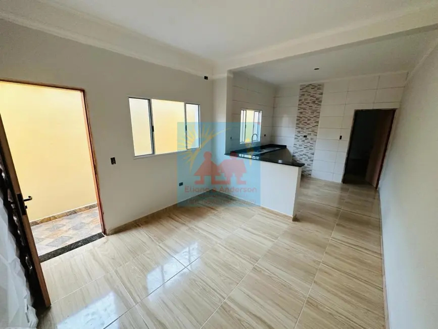 Foto 3 de Casa com 2 quartos à venda, 62m2 em Itanhaem - SP