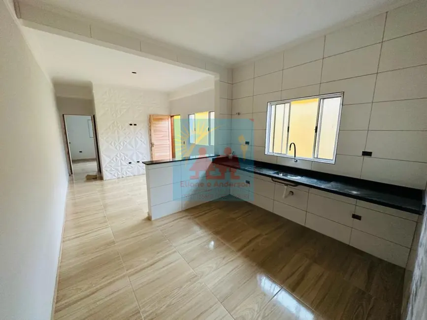 Foto 4 de Casa com 2 quartos à venda, 62m2 em Itanhaem - SP