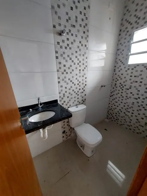 Foto 5 de Casa com 2 quartos à venda, 63m2 em Itanhaem - SP