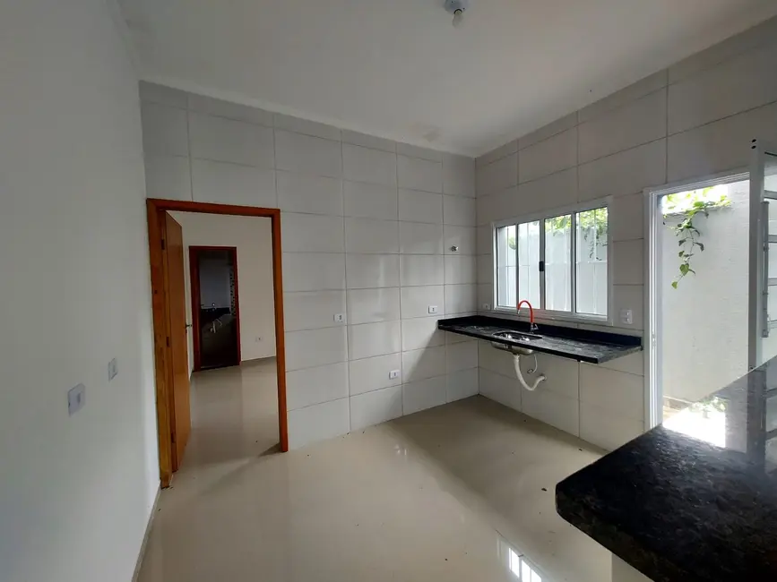 Foto 9 de Casa com 2 quartos à venda, 63m2 em Itanhaem - SP