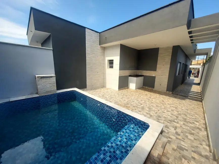 Foto 2 de Casa com 2 quartos à venda, 68m2 em Itanhaem - SP