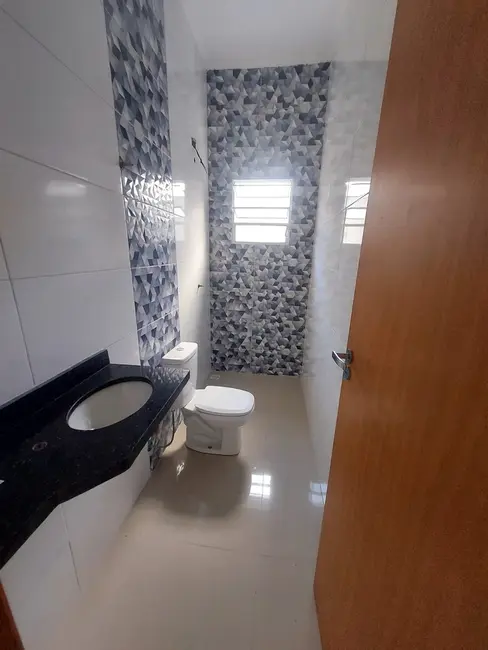 Foto 7 de Casa com 2 quartos à venda, 68m2 em Itanhaem - SP