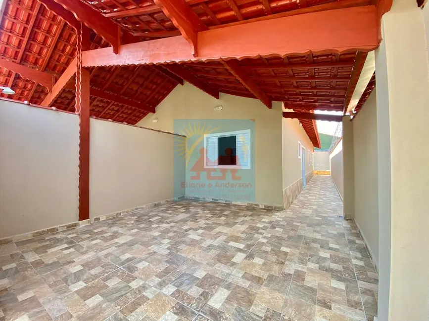 Foto 2 de Casa com 2 quartos à venda, 77m2 em Mongagua - SP