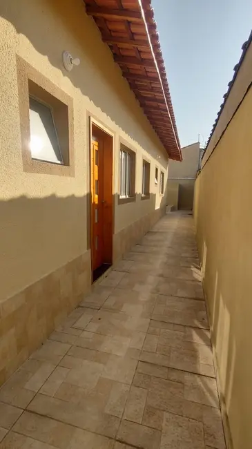 Foto 9 de Casa com 2 quartos à venda, 66m2 em Mongagua - SP