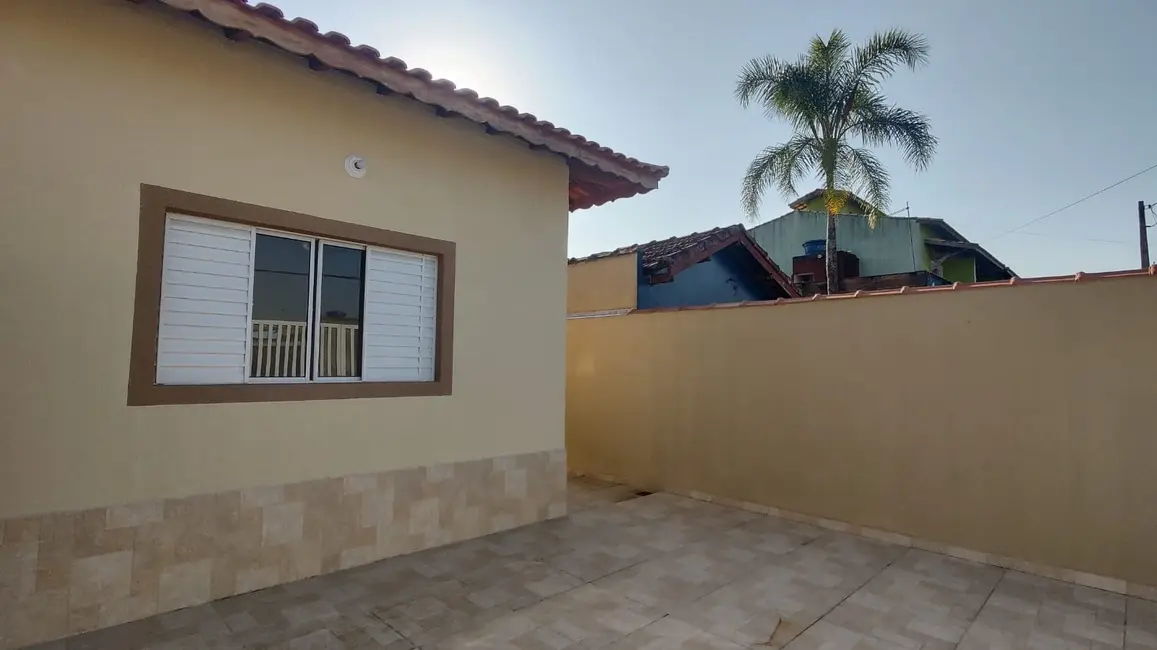 Foto 3 de Casa com 2 quartos à venda, 66m2 em Mongagua - SP