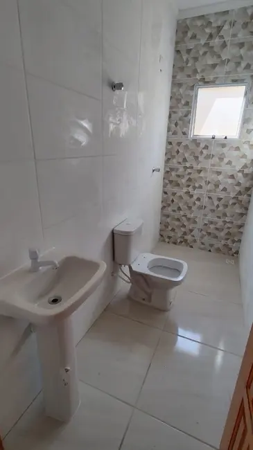 Foto 4 de Casa com 2 quartos à venda, 66m2 em Mongagua - SP