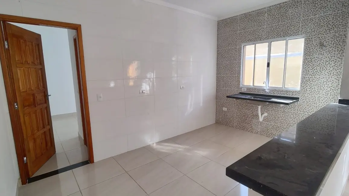 Foto 8 de Casa com 2 quartos à venda, 66m2 em Mongagua - SP