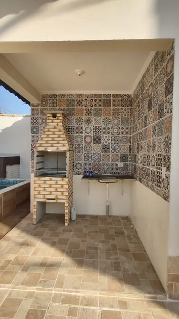 Foto 2 de Casa com 2 quartos à venda, 60m2 em Mongagua - SP