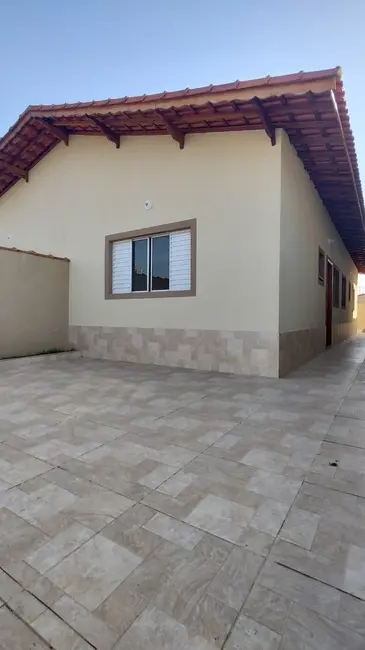 Foto 1 de Casa com 2 quartos à venda, 66m2 em Mongagua - SP