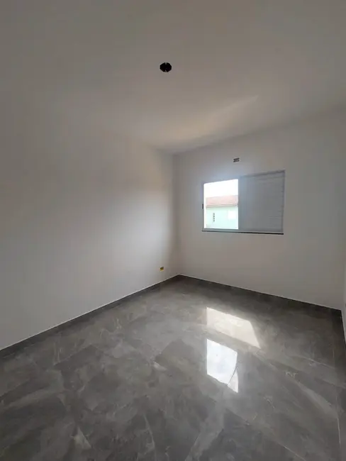 Foto 5 de Casa com 2 quartos à venda, 70m2 em Itanhaem - SP