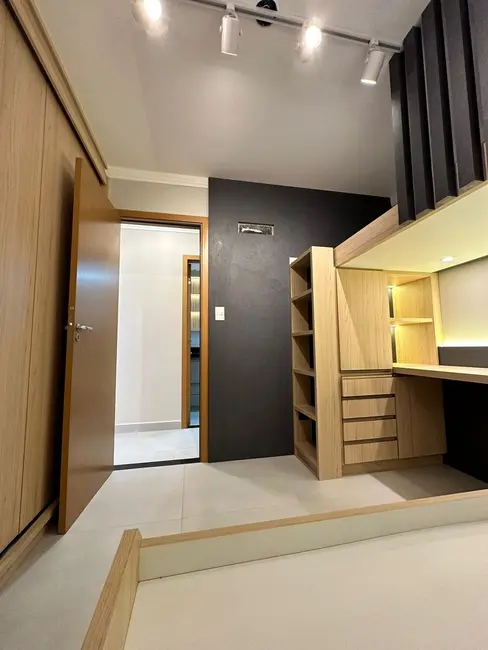 Foto 2 de Apartamento com 2 quartos à venda, 67m2 em Guilhermina, Praia Grande - SP