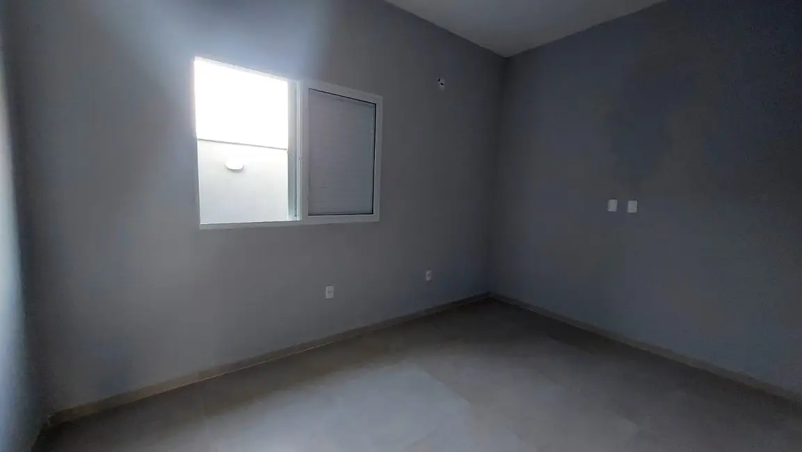 Foto 2 de Casa com 2 quartos à venda, 74m2 em Peruibe - SP
