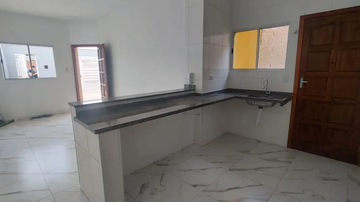 Foto 8 de Casa com 2 quartos à venda, 90m2 em Itanhaem - SP