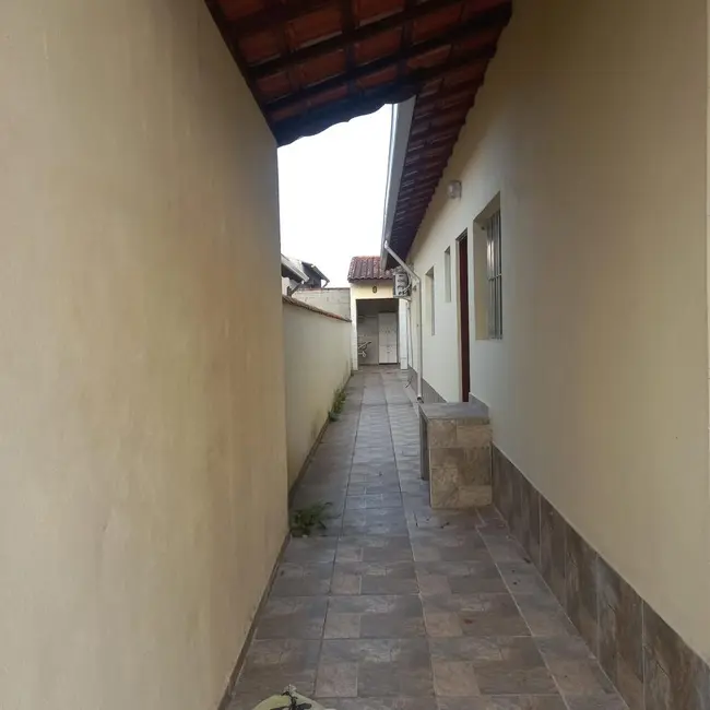 Foto 3 de Casa com 2 quartos à venda, 91m2 em Mongagua - SP