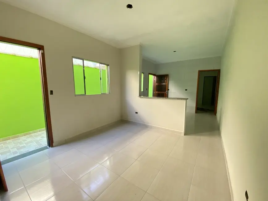 Foto 8 de Casa com 2 quartos à venda, 70m2 em Mongagua - SP