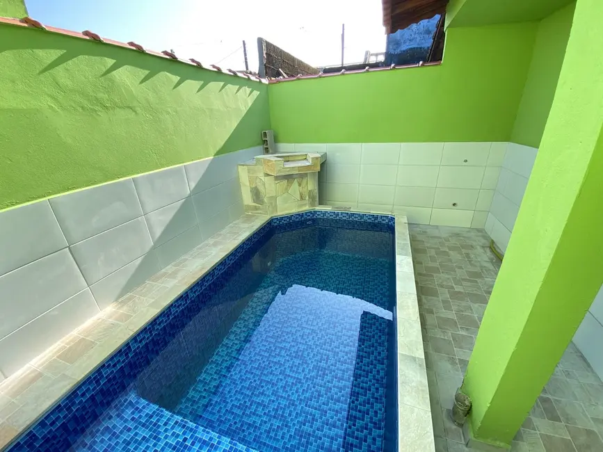 Foto 1 de Casa com 2 quartos à venda, 70m2 em Mongagua - SP