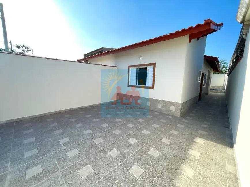 Foto 2 de Casa com 2 quartos à venda, 56m2 em Mongagua - SP